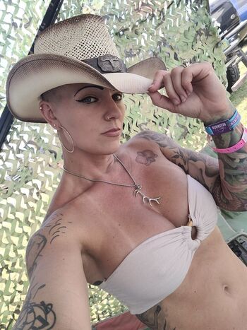 Full leaked Sexy workout babe private photo