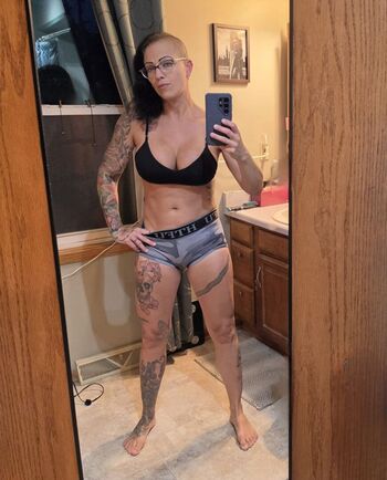 Full leaked Sexy workout babe private photo