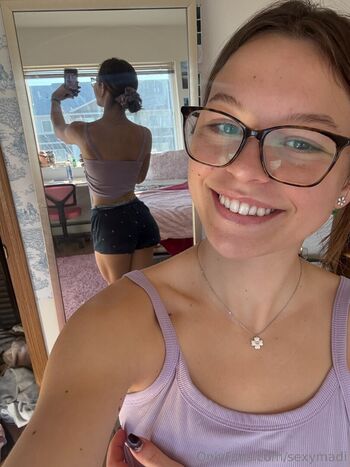 Full leaked Sexymadi private onlyfans photo