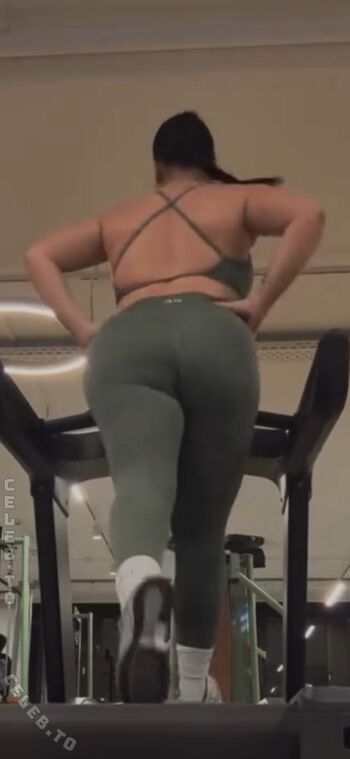 Full leaked Seymosuum private onlyfans photo