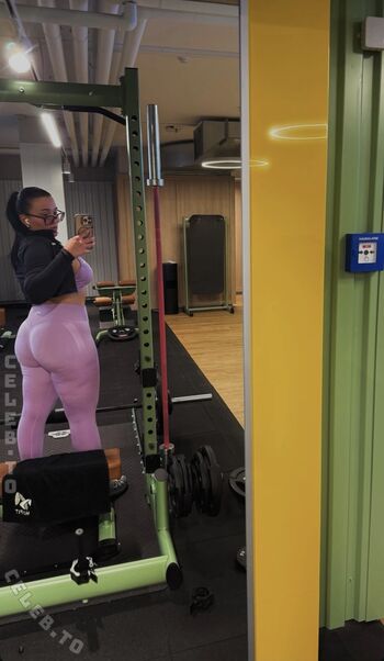 Full leaked Seymosuum private onlyfans photo