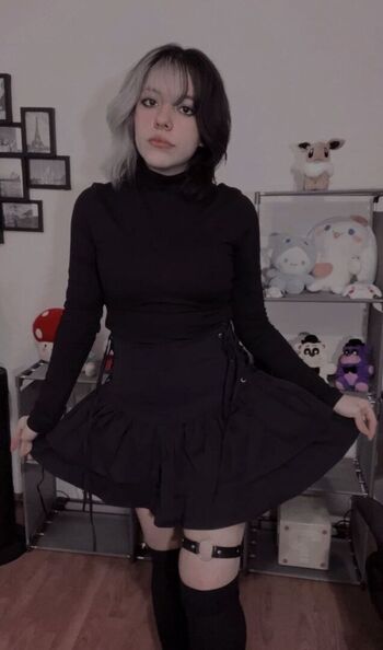 Full leaked Shadowkyuu page private photo
