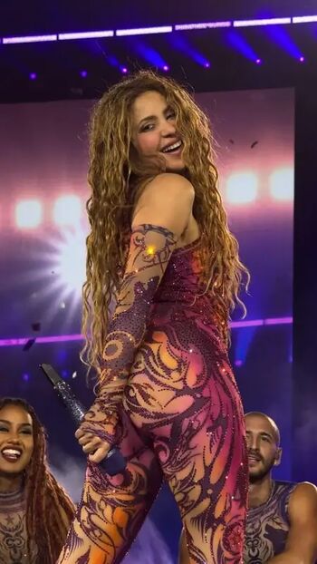 Full leaked Shakira page private photo