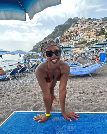 Full leaked Shakira pyre private photo
