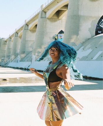Shakira Pyre