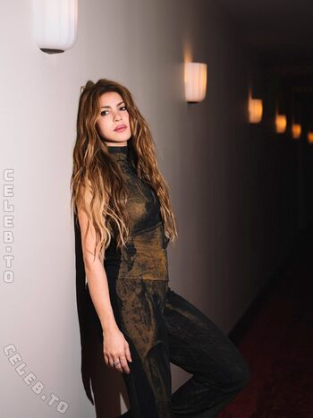 Full leaked Shakira page private photo