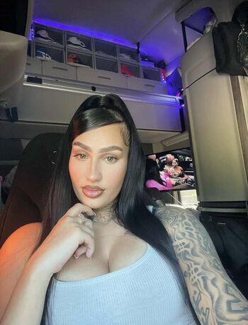 Full leaked Shania charette private photo