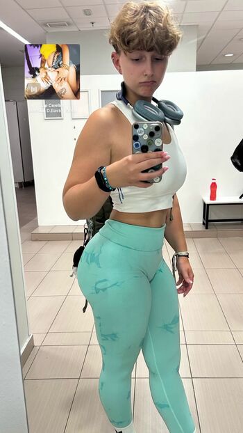 Full leaked Shaniah private onlyfans photo