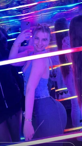 Full leaked Shaniahbala private onlyfans photo