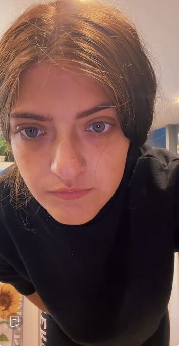 Full leaked Shaniamarie private photo