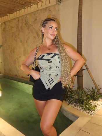 Full leaked Shannon henry private photo