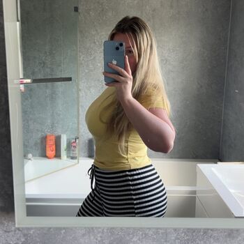 Full leaked Shannon ross private photo