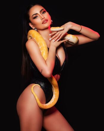 Full leaked Shanon tampon private photo
