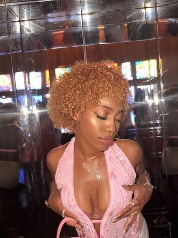Full leaked Shapedbylondon private photo