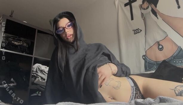 Full leaked Shawtysuzi private photo