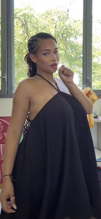 Full leaked Shelikesmyts page private photo