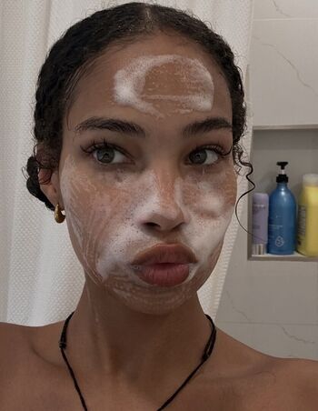 Full leaked Shelikesmyts private photo
