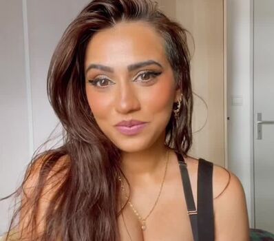 Full leaked Sheraz desi private onlyfans photo