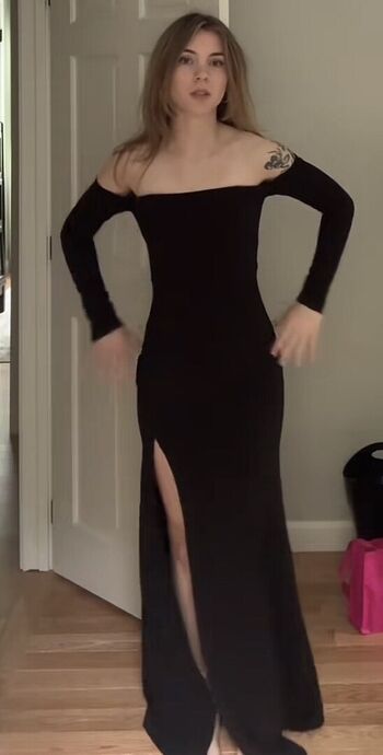 Full leaked Sheteachesart private photo