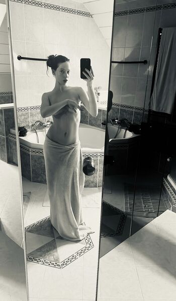 Full leaked Shewillplayou private photo