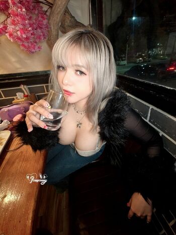 Full leaked Shichineesan page private onlyfans photo