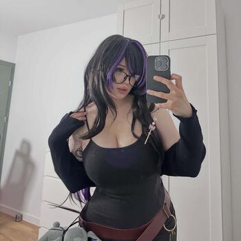 Full leaked Shini waifu page private photo
