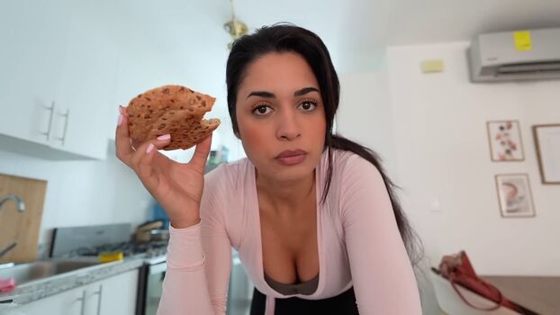 Full leaked Shirin azami page private photo