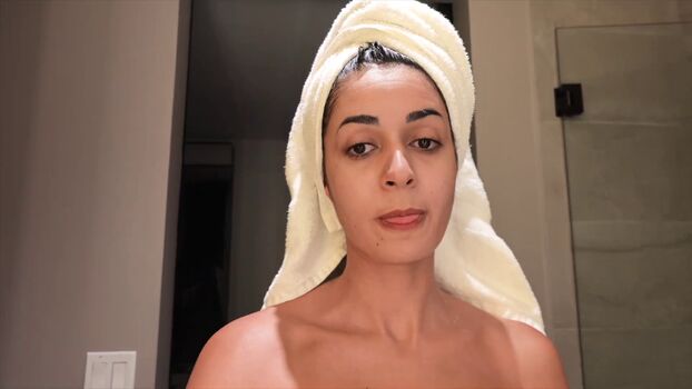 Full leaked Shirin azami page private photo