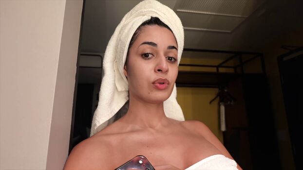 Full leaked Shirin azami page private photo