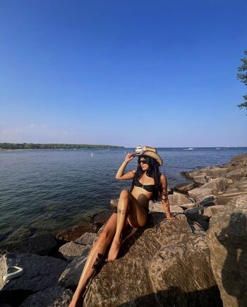 Full leaked Shirin yfr private onlyfans photo