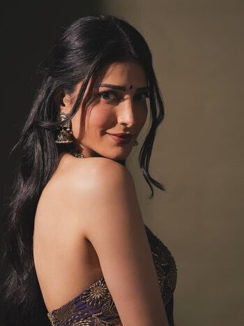 Full leaked Shruti haasan private photo