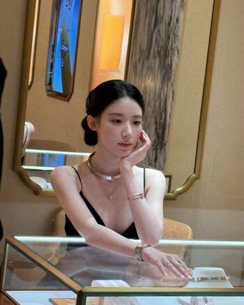 Full leaked Shuhua private photo