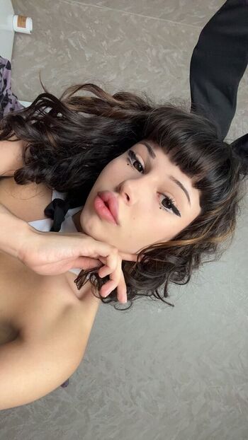 Full leaked Shymoonwaify page private photo
