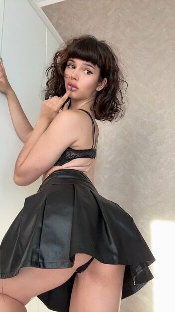 Full leaked Shymoonwaify page private photo