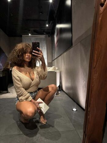 Full leaked Sidney dean private photo