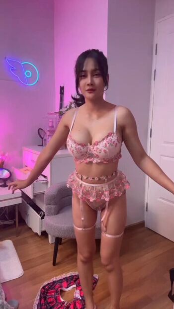 Full leaked Siennaquinn private photo