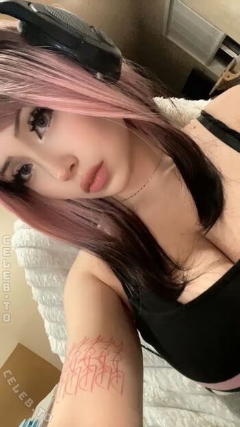 Full leaked Silkyfabric private onlyfans photo