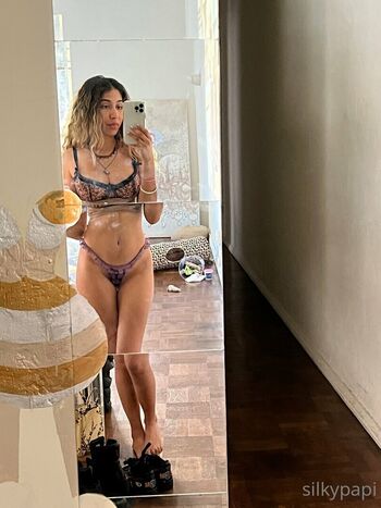 Full leaked Silkypapi page private photo