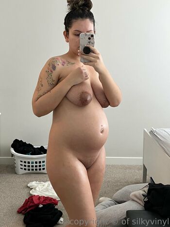 Full leaked Silkyvinyl private photo
