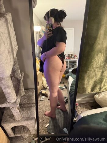 Full leaked Sillyawtum private photo