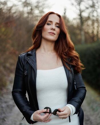 Full leaked Simone simons private photo