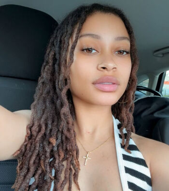 Full leaked Simplyparisb private onlyfans photo