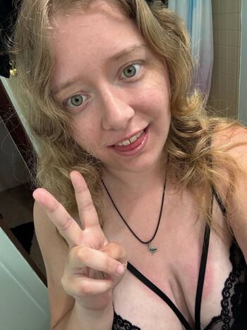 Full leaked Sinesta private photo