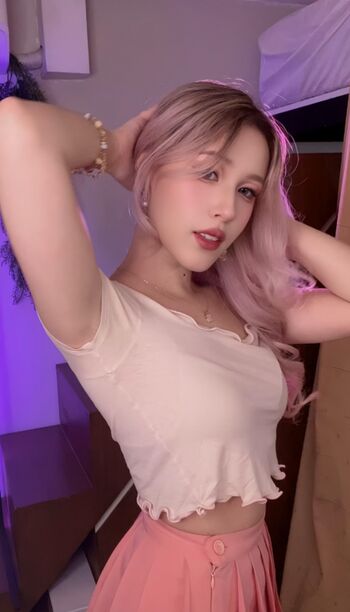 Full leaked Skwid page private onlyfans photo