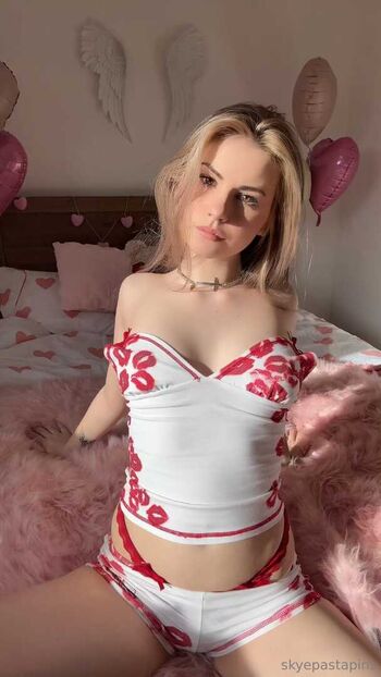 Full leaked Skyepastapins private onlyfans photo