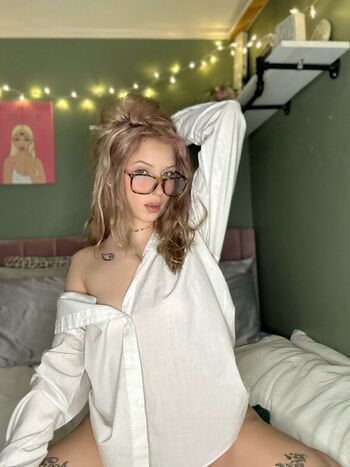 Full leaked Skyyyyrosee private onlyfans photo