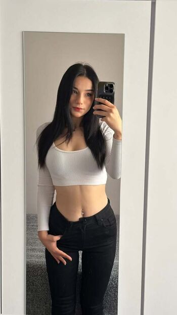 Full leaked Slayingrozze private onlyfans photo