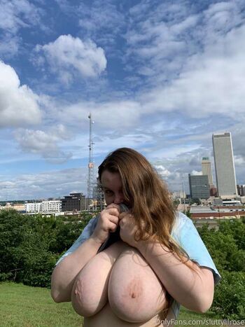 Full leaked Sluttylilrose private onlyfans photo