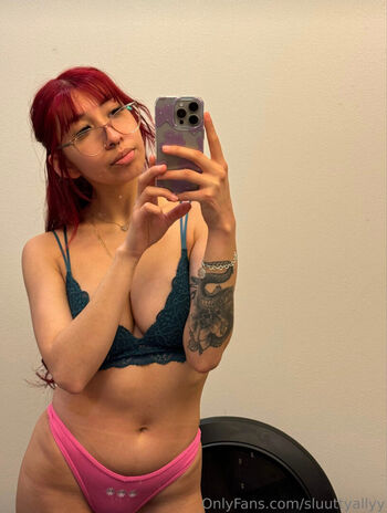 Full leaked Sluuttyallyy private photo