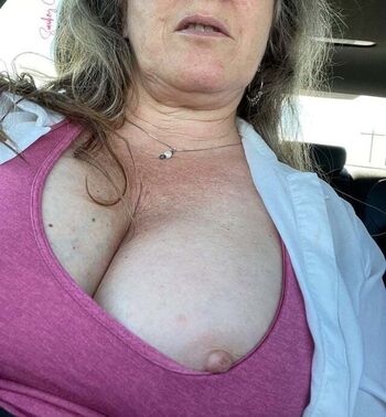 Full leaked Smokey chestnut private photo